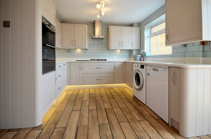 3 Bedroom Terraced House To Rent In Holmes Avenue Raunds, NN9