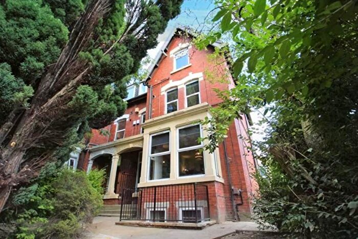 2 Bedroom Flat To Rent In Cardigan Road (Top Floor), Hyde Park, Leeds, Yorkshire, LS6