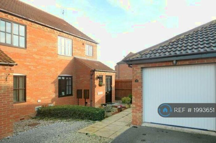 3 Bedroom Semi-Detached House To Rent In Clare Croft, Middleton, Milton Keynes, MK10