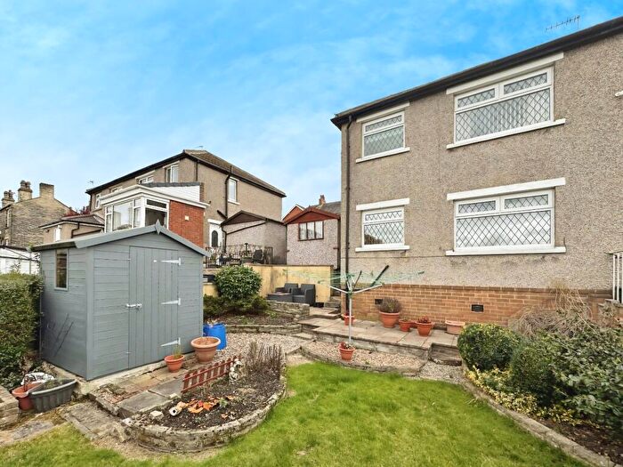 3 Bedroom Semi Detached House For Sale In Wesley Street, Cleckheaton, BD19