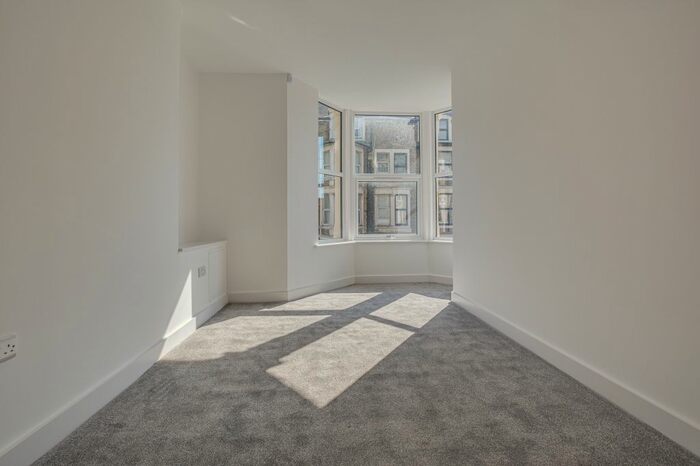 3 Bedroom Flat To Rent In Chatsworth Road, Morecambe, LA4