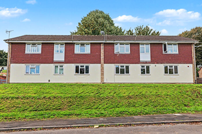 2 Bedroom Flat For Sale In Feltham Drive, Frome, Somerset, BA11