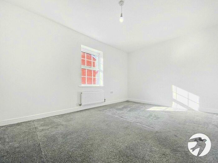 4 Bedroom Town House To Rent In Rileys Park Drive, Rochester, ME2