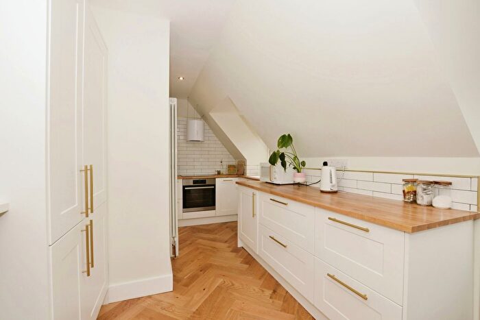 2 Bedroom Flat For Sale In Godwyn Road, Folkestone, Kent, CT20