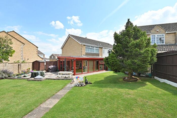 3 Bedroom Semi-Detached House For Sale In Aldsworth Close, Fairford, GL7