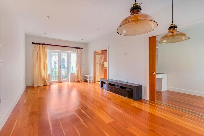 2 Bedroom Flat To Rent In Charlwood House, Strand Drive, TW9