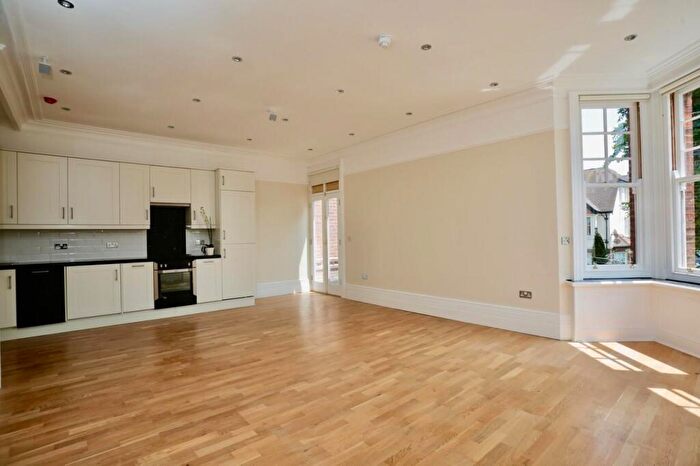 2 Bedroom Flat To Rent In Wilbury Avenue, Hove, BN3