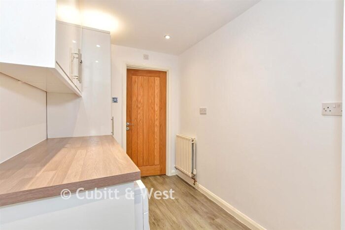 3 Bedroom Semi-Detached House For Sale In Glebe Road, Cranleigh, Surrey, GU6