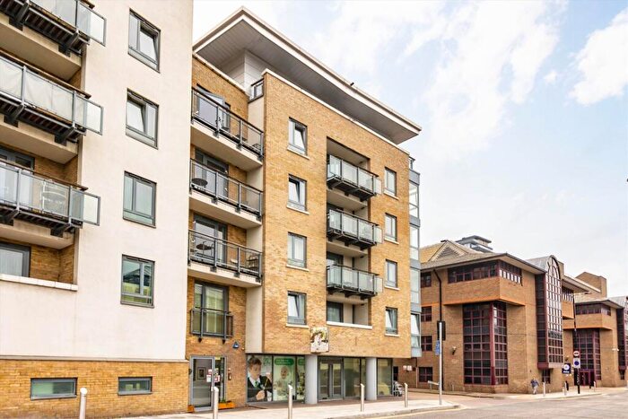 2 Bedroom Flat To Rent In Wapping Lane, Wapping, E1W