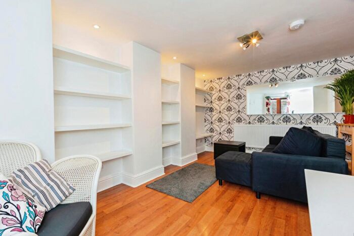 1 Bedroom Flat For Sale In Central Road, Didsbury, Manchester, Greater Manchester, M20