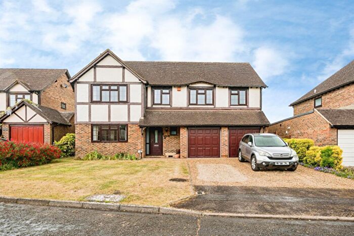 4 Bedroom Detached House For Sale In Bowmans Close, Burnham, Slough, SL1