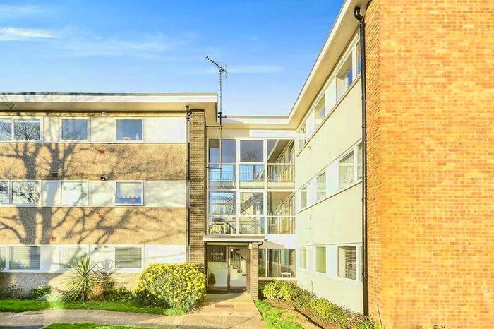 2 Bedroom Apartment To Rent In Guilford Court, Lord Warden Avenue, Deal, Kent, CT14