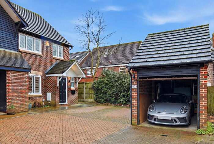3 Bedroom End Of Terrace House For Sale In Magenta Close, Billericay, CM12