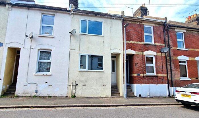 2 Bedroom Terraced House To Rent In Catherine Street, Rochester, Kent, ME1