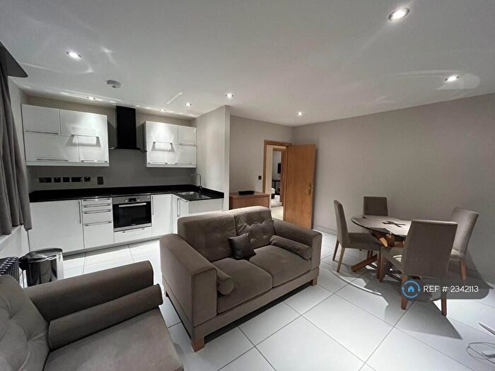 2 Bedroom Flat To Rent In Butts Court, Leeds, LS1
