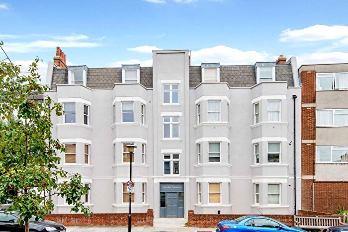 3 Bedroom Flat To Rent In Holmdale Road, West Hampstead, NW6