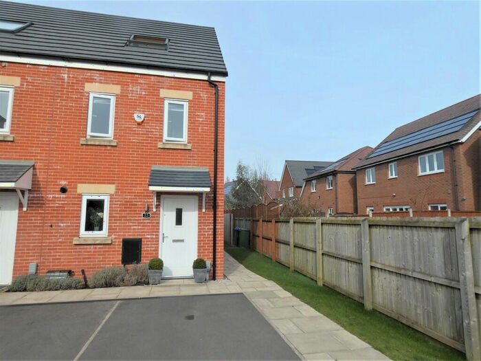 3 Bedroom Town House To Rent In Stirling Drive, Buckshaw Village, PR7