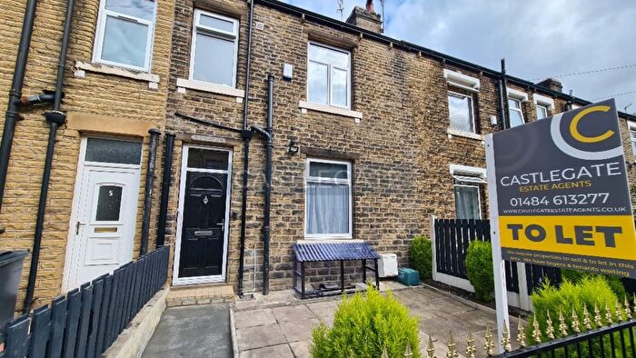 3 Bedroom Terraced House To Rent In Bell Street, Newsome, Huddersfield, HD4