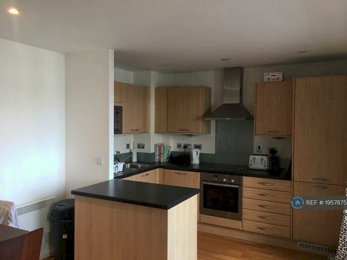 2 Bedroom Flat To Rent In Arta House, London, E1