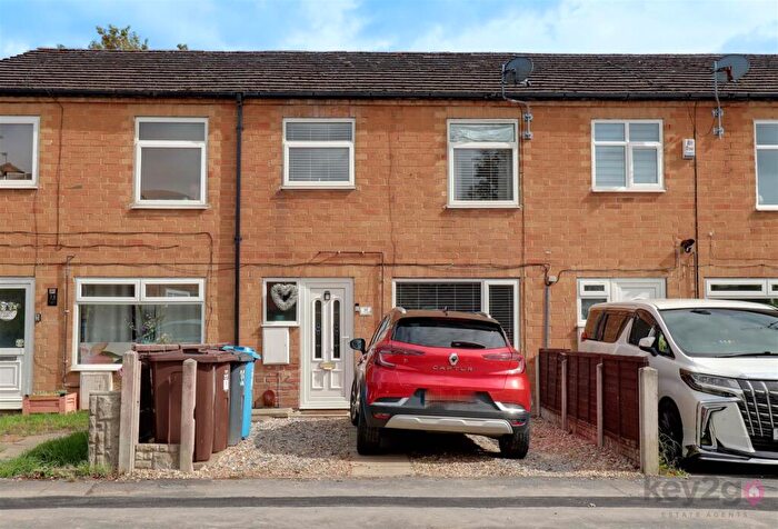 3 Bedroom Terraced House For Sale In Norgreave Way, Halfway, Sheffield, S20