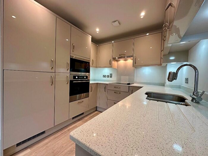 1 Bedroom Retirement Property For Sale In High Street North, Poole, Dorset, BH15