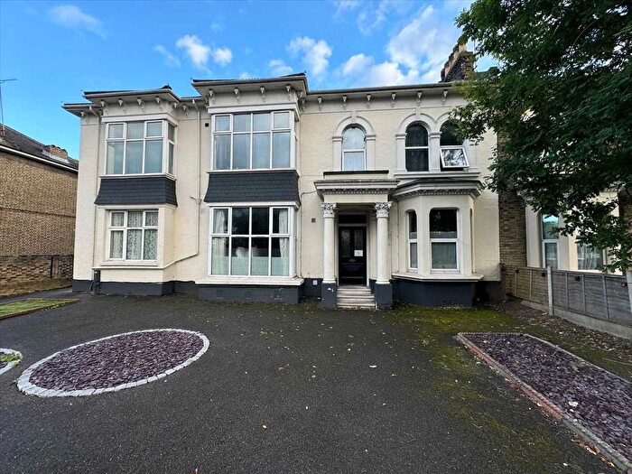 Studio To Rent In Overcliffe, Flat With Parking, Gravesend, DA11