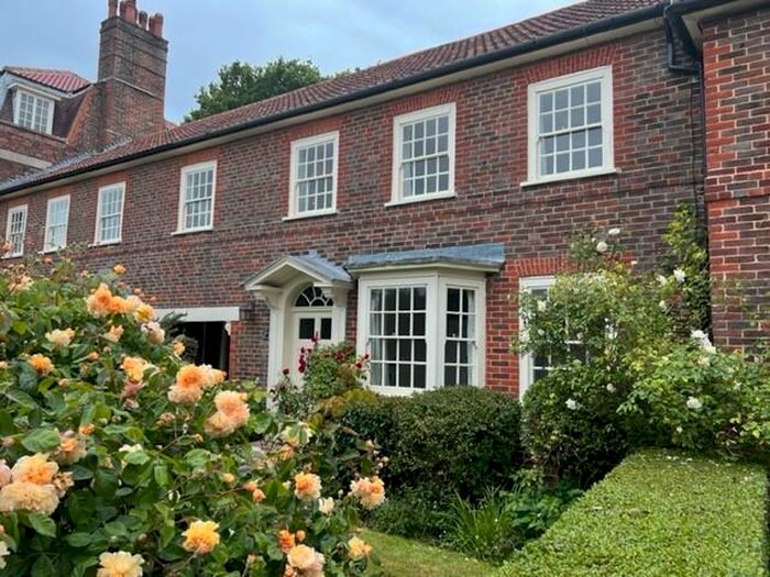 4 Bedroom House To Rent In Glebe Court, Highfields/Portswood, SO17