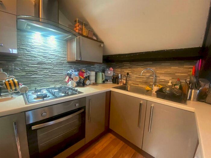 2 Bedroom Private Hall To Rent In A Castle Hill, Lancaster, LA1