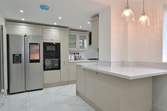 2 Bedroom Semi Detached House For Sale In Bosworth Road, Dagenham, Essex, RM10