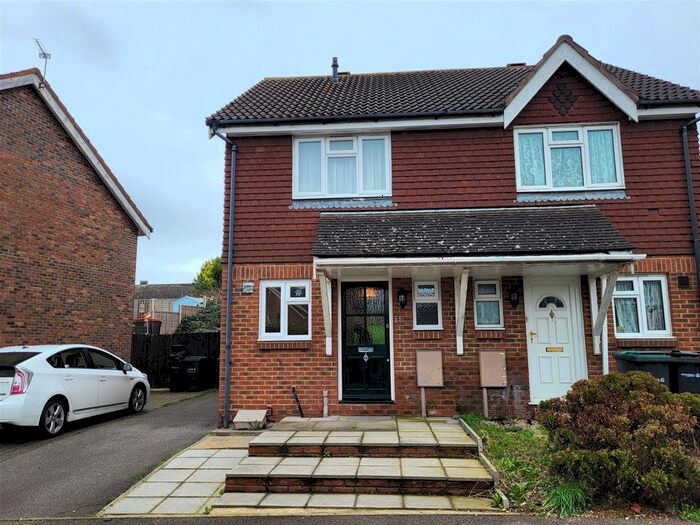 2 Bedroom Semi-Detached House To Rent In Richmond Drive, Gravesend, DA12