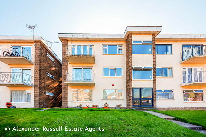 2 Bedroom Flat For Sale In Raleigh Court, Ramsgate, CT11