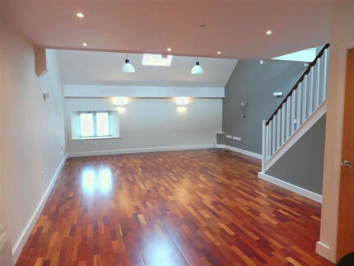 2 Bedroom Property To Rent In The Maltings, Water Street, Stamford PE9