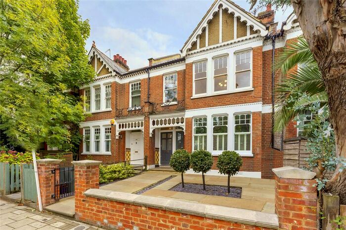 3 Bedroom Terraced House To Rent In Weir Road, Balham, London, SW12