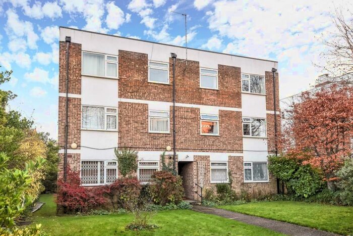 2 Bedroom Flat To Rent In Drummond Court, Roxborough Park, Harrow On The Hill, HA1