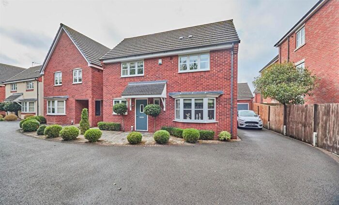 4 Bedroom Detached House For Sale In Thruxton Close, Hinckley, LE10