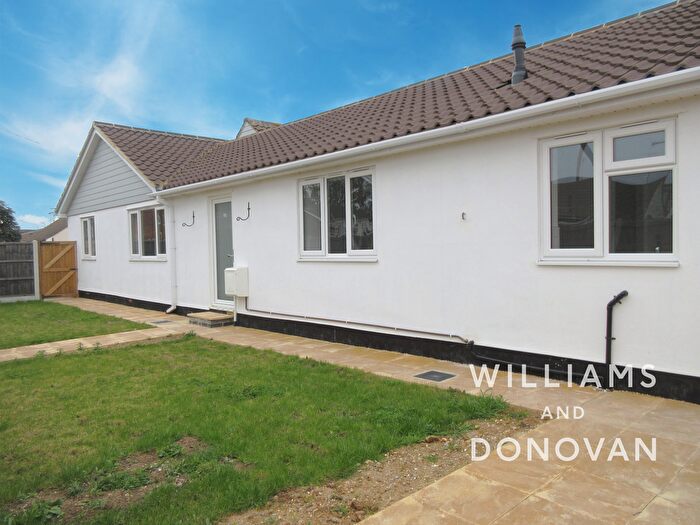 2 Bedroom Semi-Detached Bungalow To Rent In Princess Gardens, Rochford, Essex, SS4