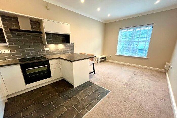 2 Bedroom Flat To Rent In Palatine Road, Manchester, M22