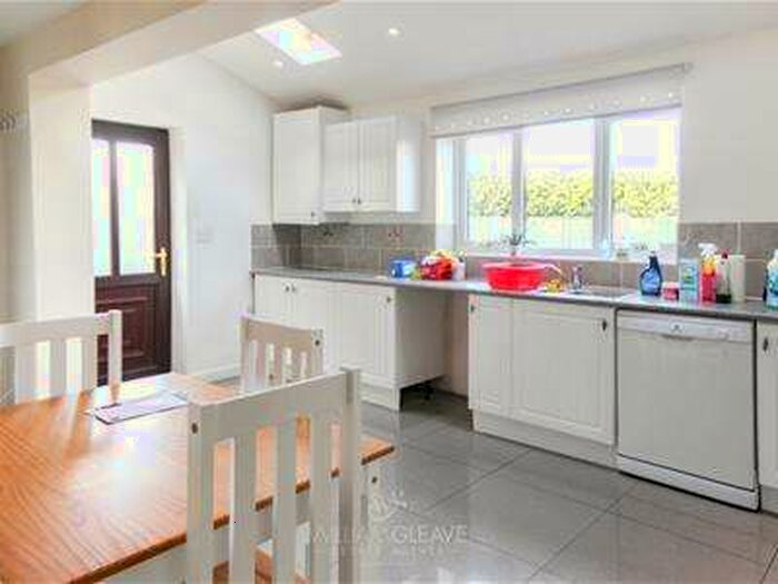 2 Bedroom House To Rent In Mold Road, Buckley, CH7