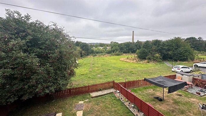 2 Bedroom Flat To Rent In Aire Way, Baildon, Shipley, BD17