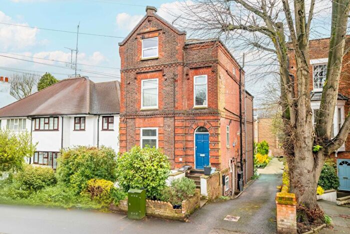 1 Bedroom Apartment For Sale In Prospect Road, St. Albans, Hertfordshire, AL1