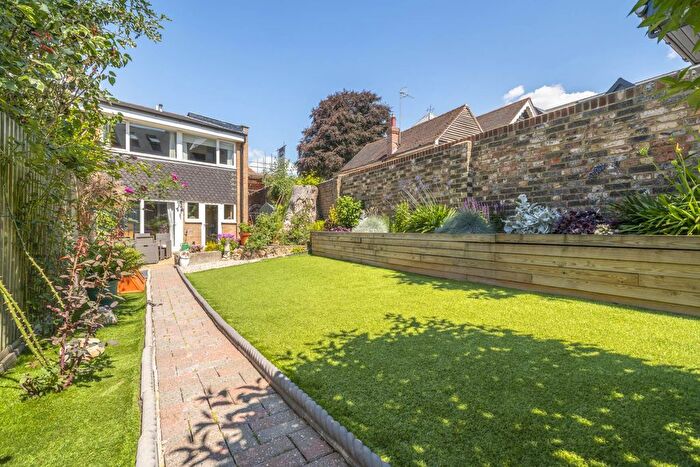 3 Bedroom Property For Sale In Ruscombe Close, Tunbridge Wells (Complete Chain), TN4