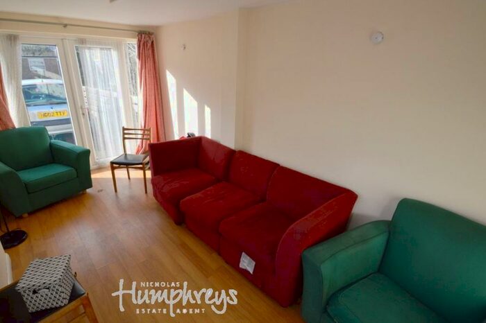 5 Bedroom House To Rent In De Havilland Close, AL10