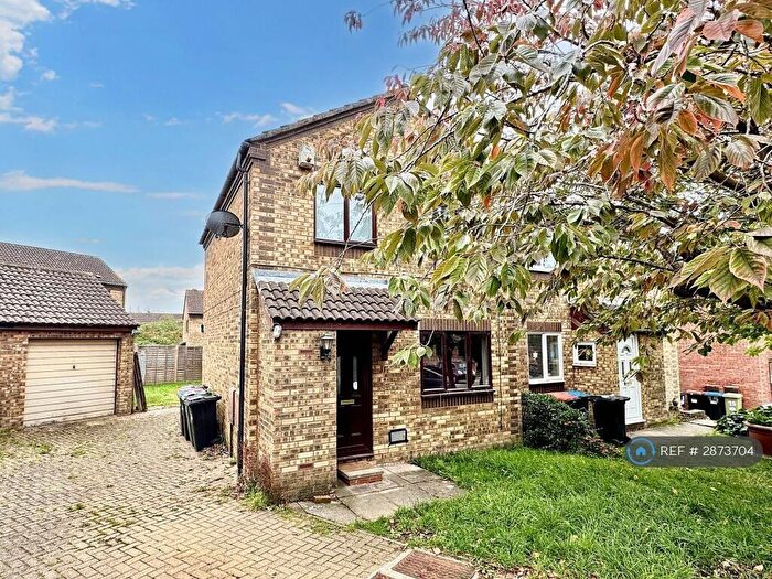 3 Bedroom Semi Detached House To Rent In Goodwood, Milton Keynes, MK8