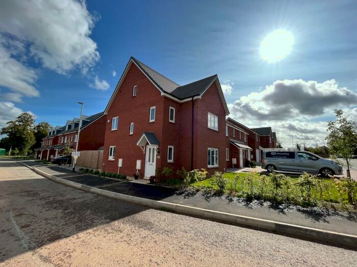 1 Bedroom Garage / Parking To Rent In Rosemary Hill, Newcastle, Staffordshire, ST5