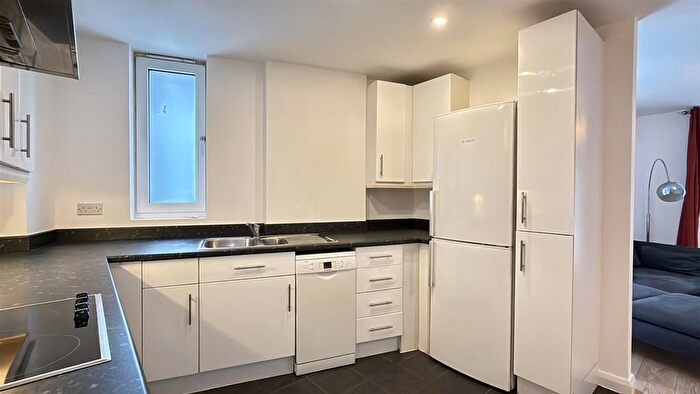 1 Bedroom Flat For Sale In Coppermill Heights, Hale Village, N17