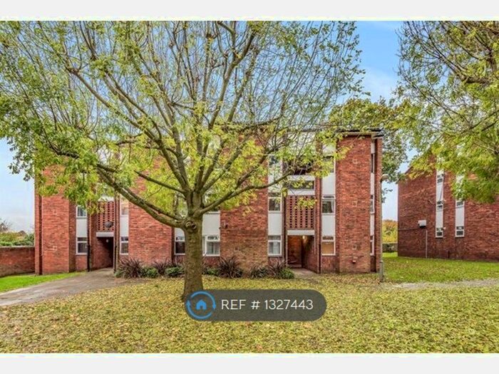 2 Bedroom Flat To Rent In Arnewood Close, London SW15