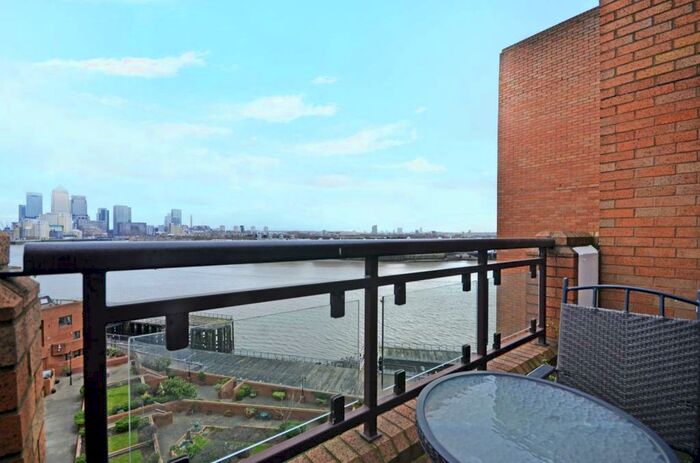 2 Bedroom Flat To Rent In The Highway, Wapping, London, E1W