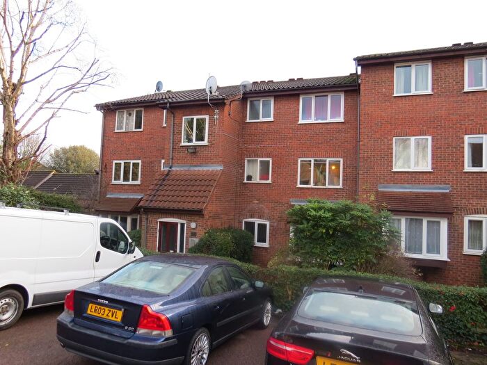 Studio To Rent In Laburnum Close, Friern Barnet, N11