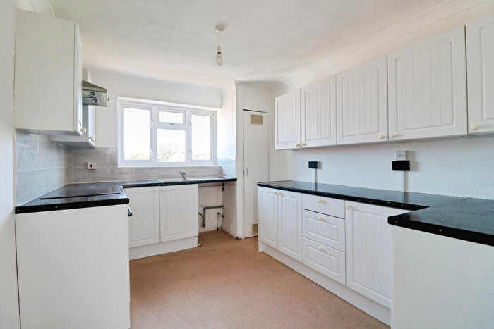 2 Bedroom Flat To Rent In London Road, Benfleet, SS7