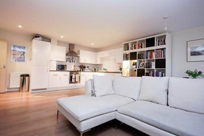 1 Bedroom Flat To Rent In Amhurst Road, London, E8